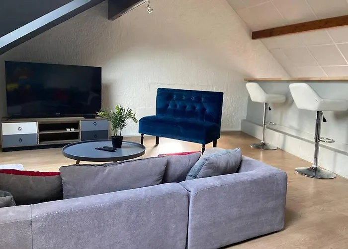 La Vie Est Belle Villa *